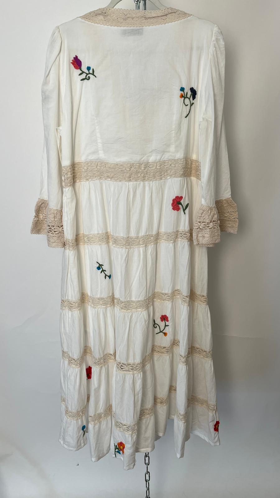 Kleid bestickt