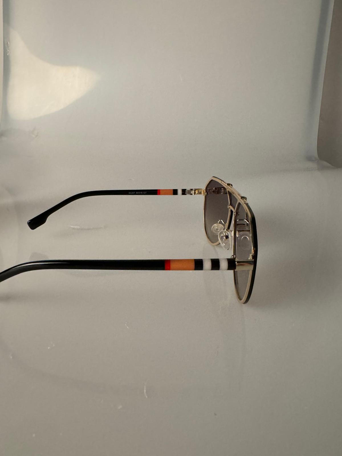 Sonnenbrille