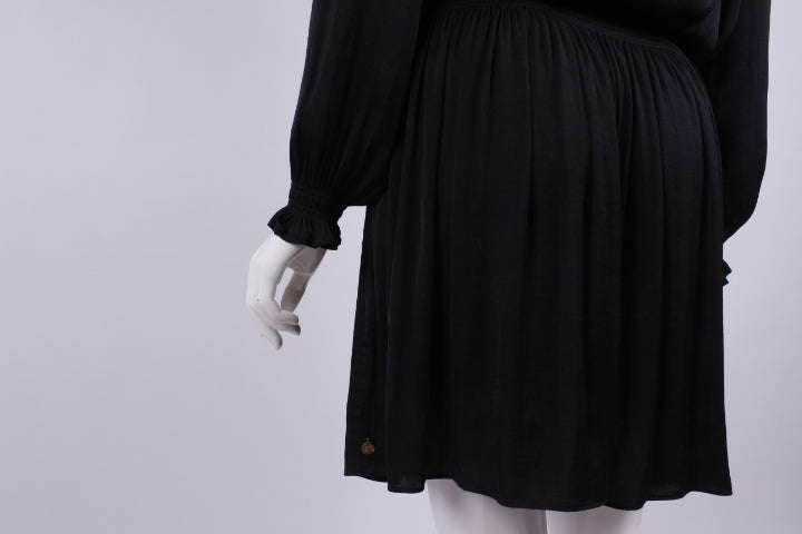 Kleid kurz, lange Ärmel