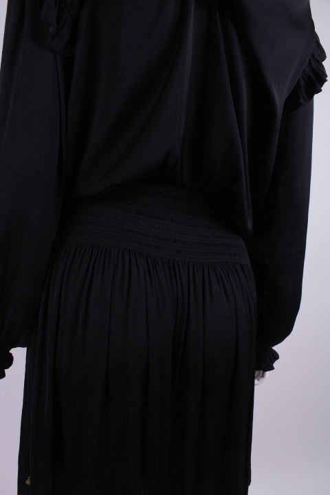 Kleid kurz, lange Ärmel