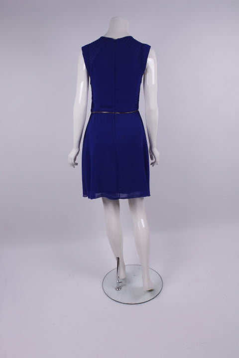Kleid kurz ohne Ärmel