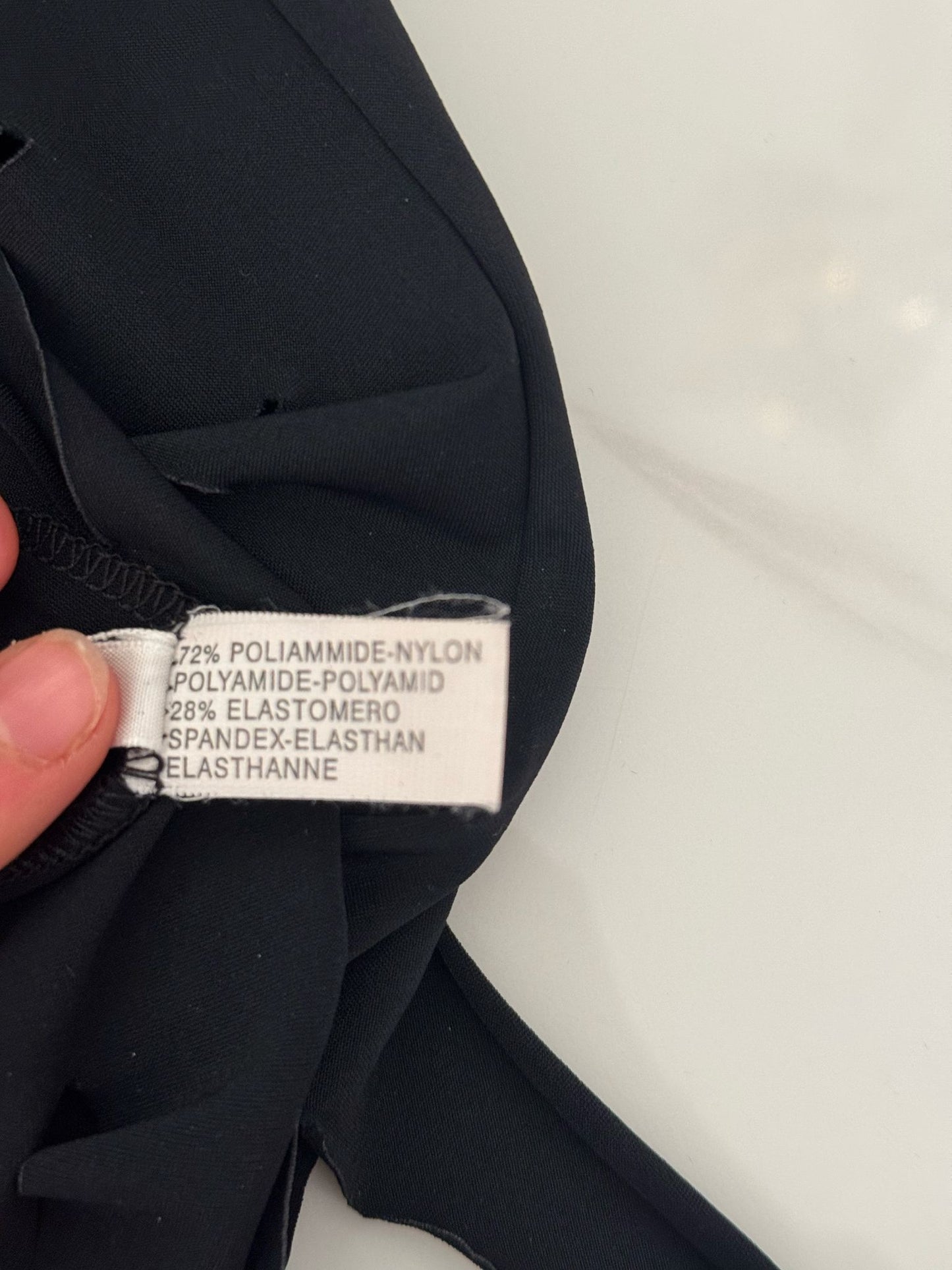 Kleid mit Cut-Outs