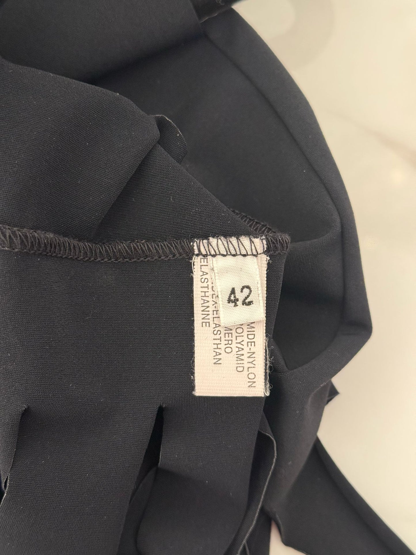 Kleid mit Cut-Outs
