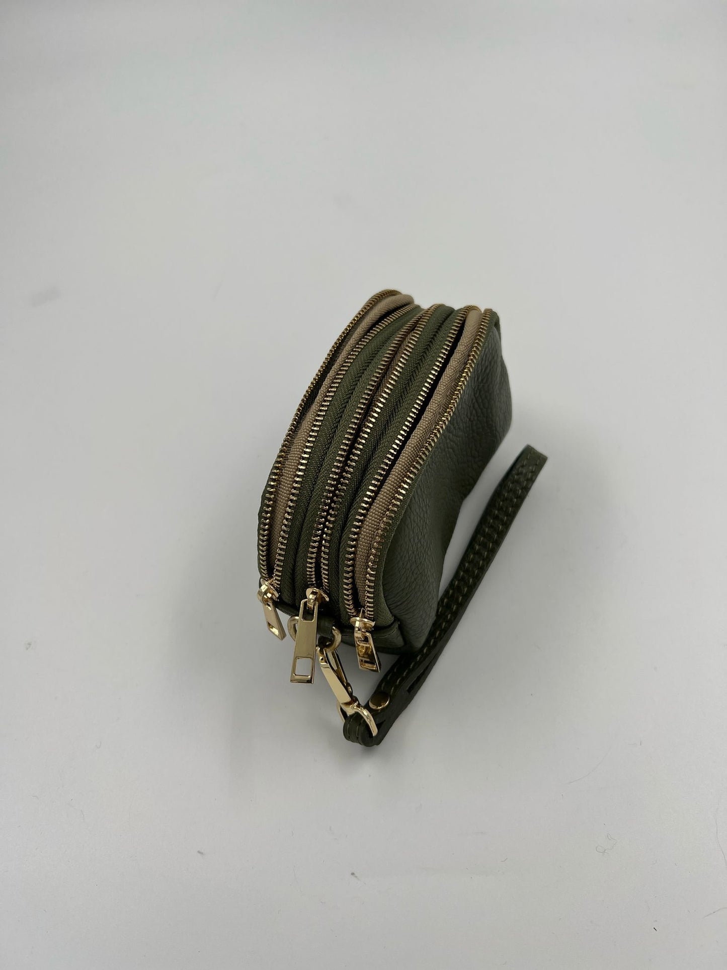 Tasche mit 3 Reissverschlüssen