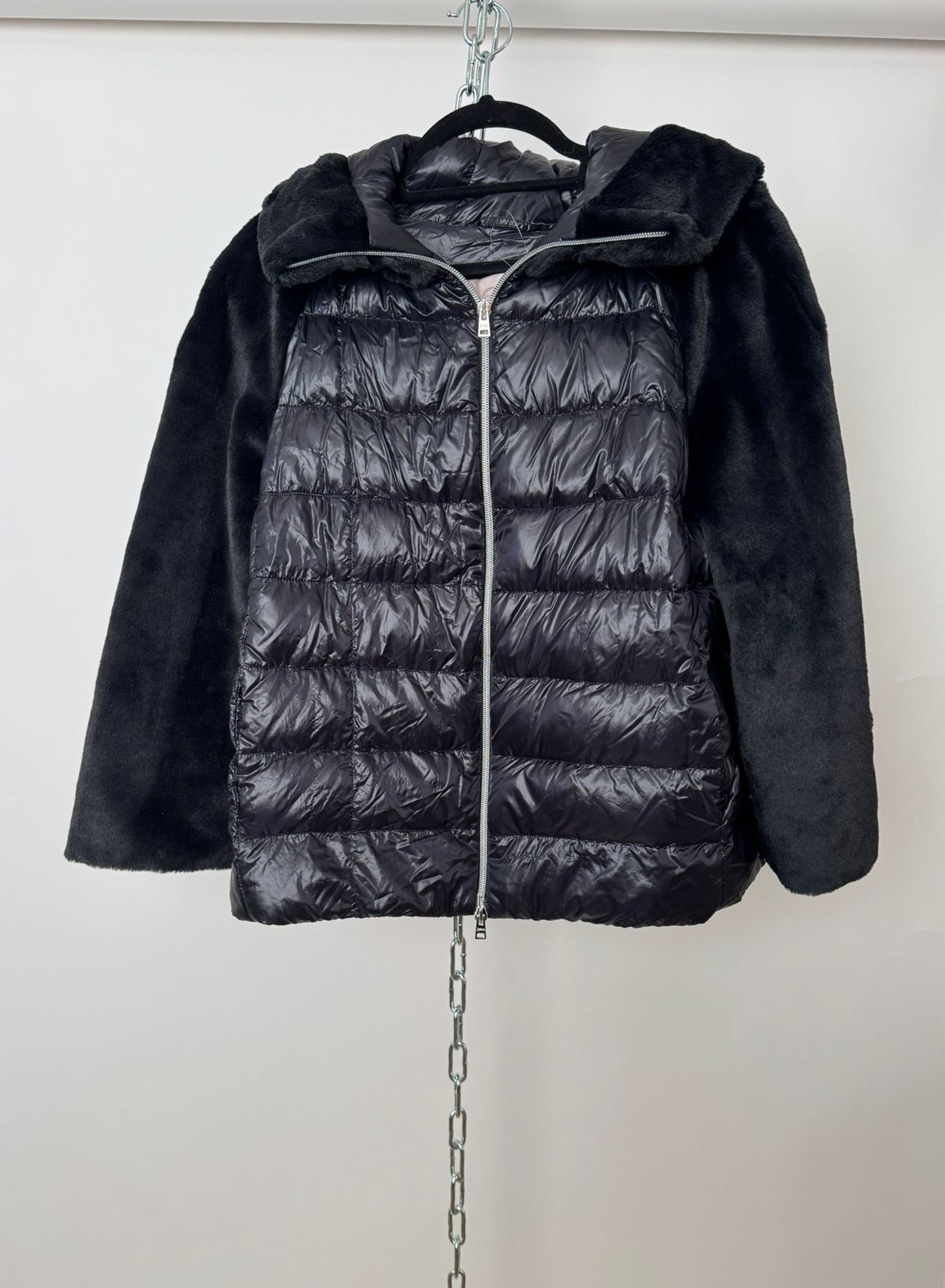 Jacke mit Fellärmeln
