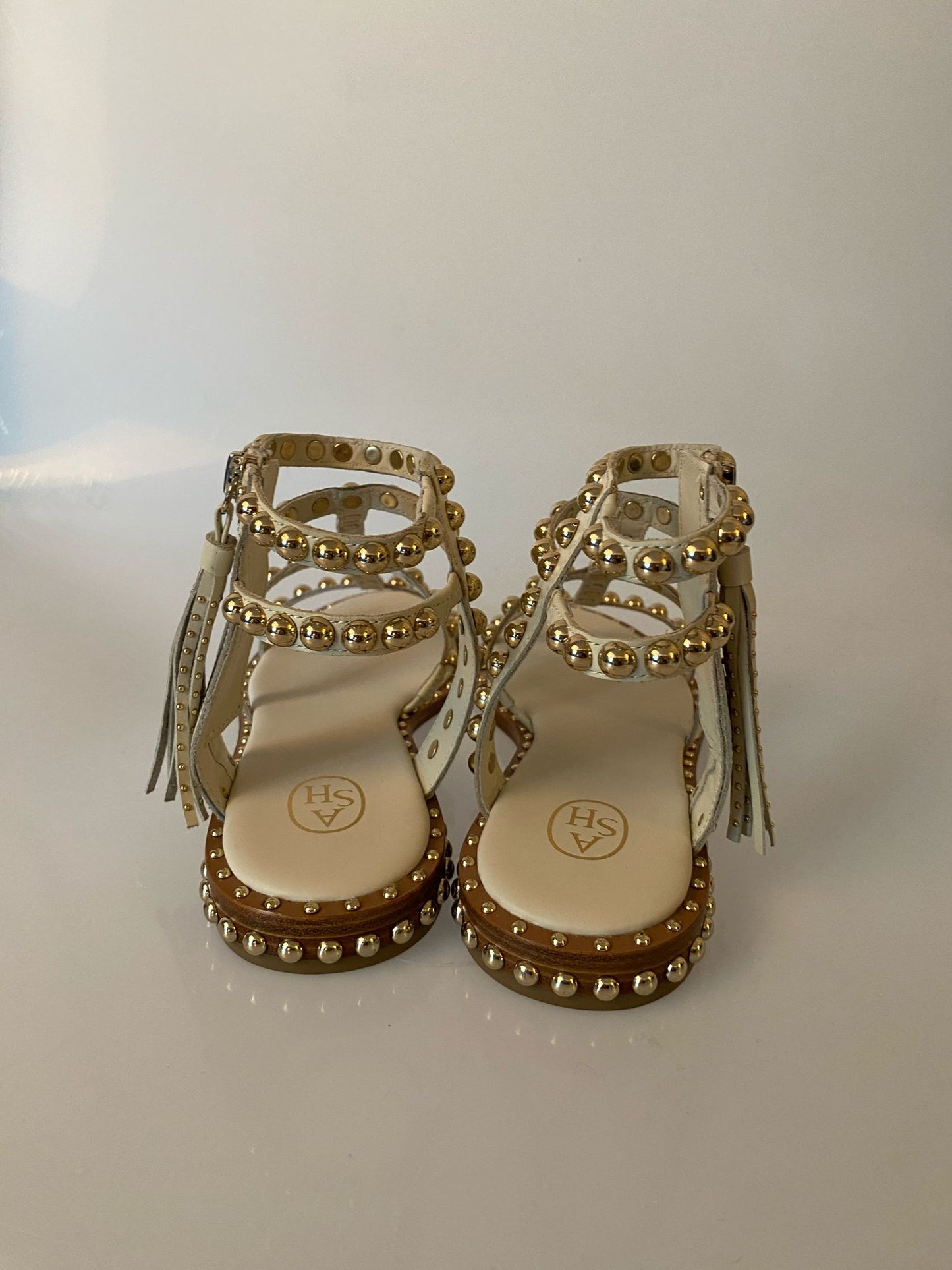 Sandalen mit Nieten