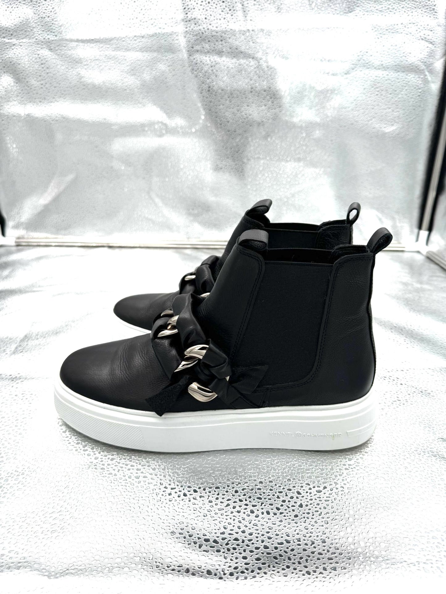 Stiefeletten / Sneakers