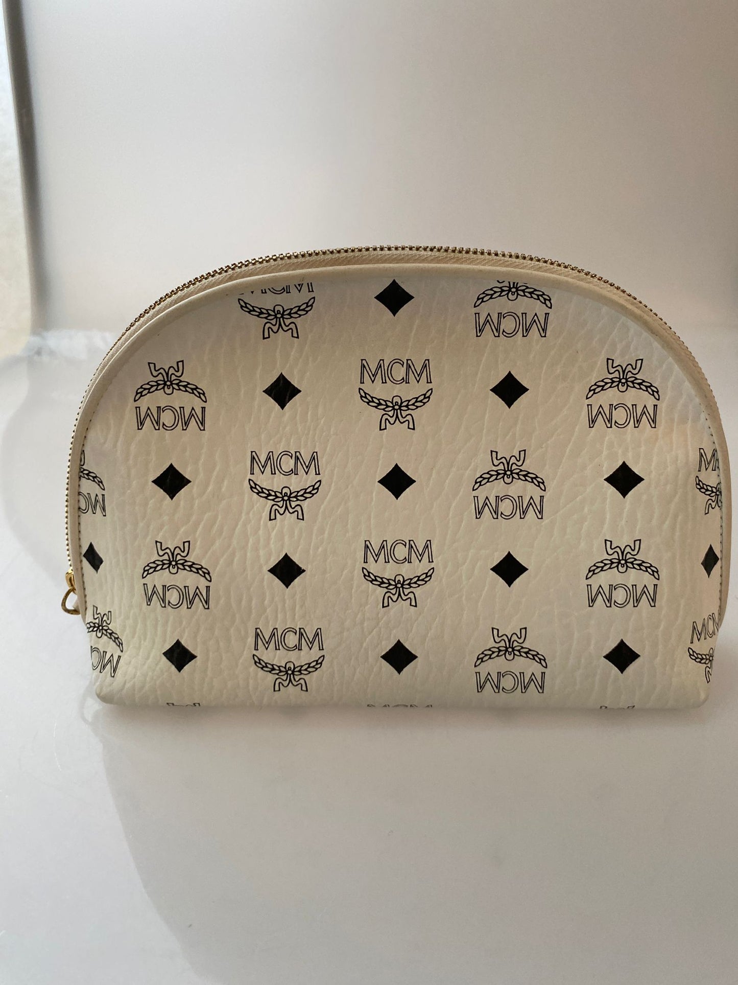 Necessaire