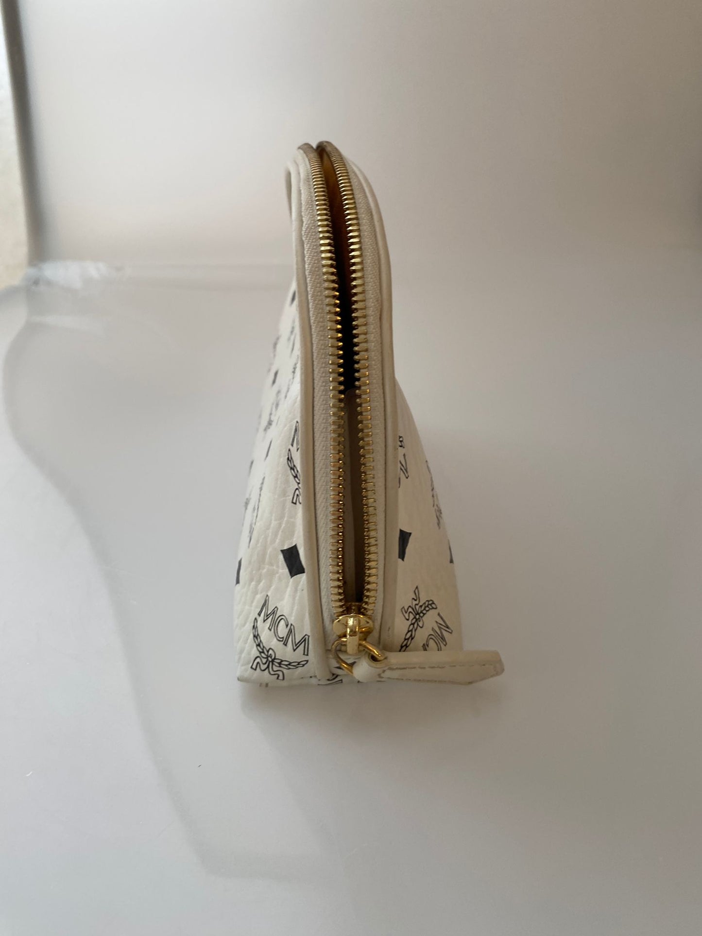 Necessaire
