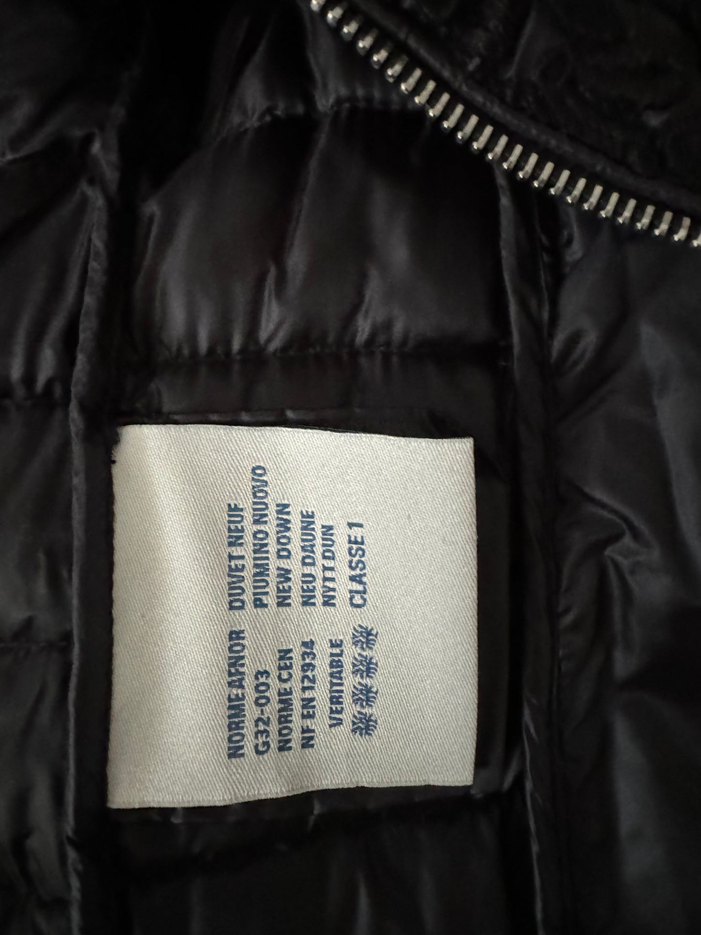Daunenjacke mit Spitzen