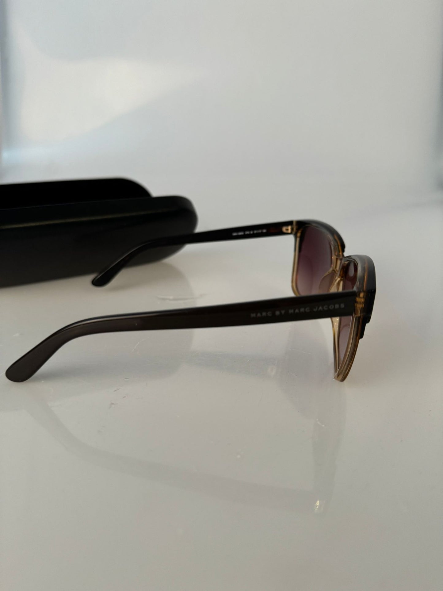 Sonnenbrille