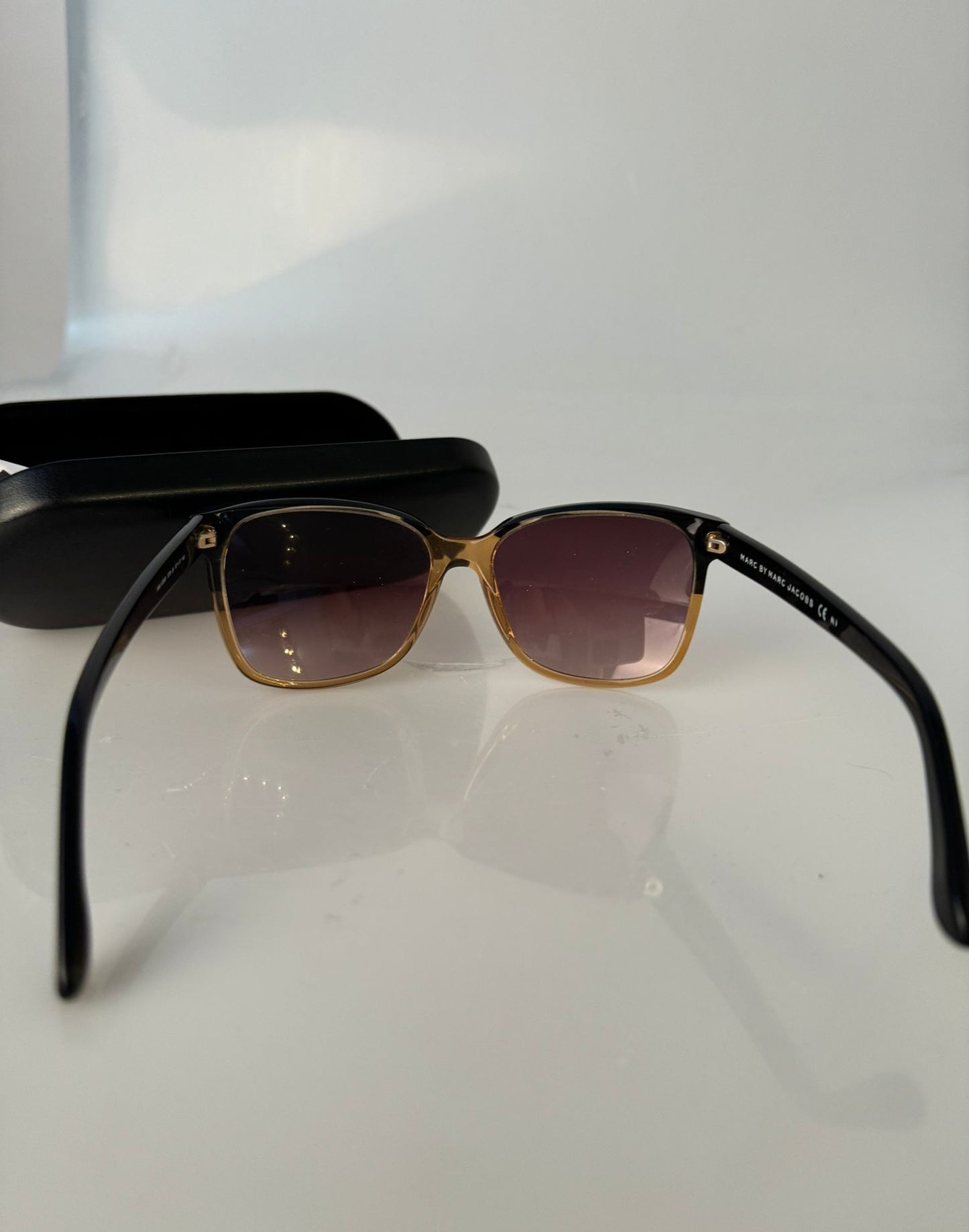 Sonnenbrille