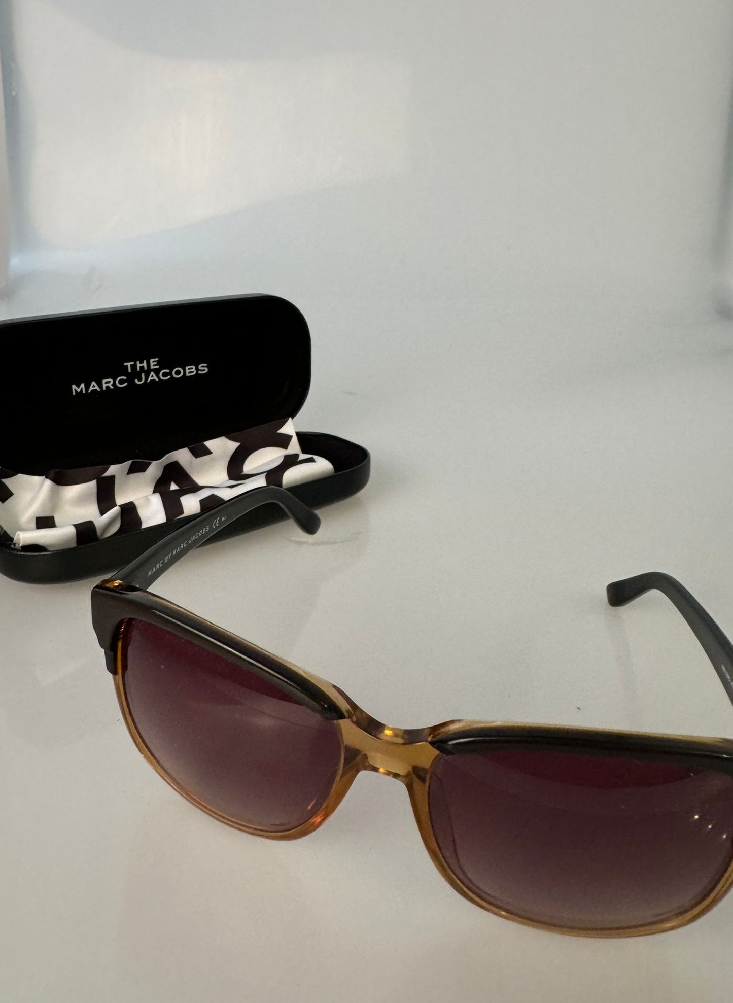 Sonnenbrille