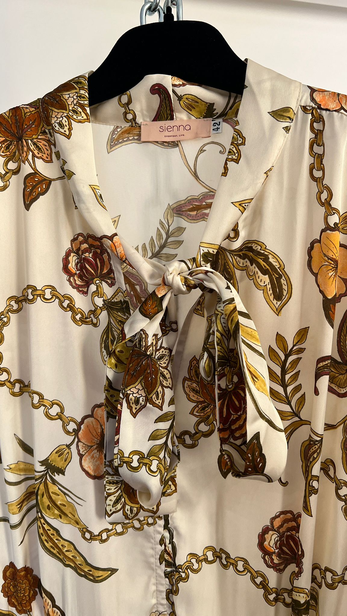 Kleid mit Gürtel