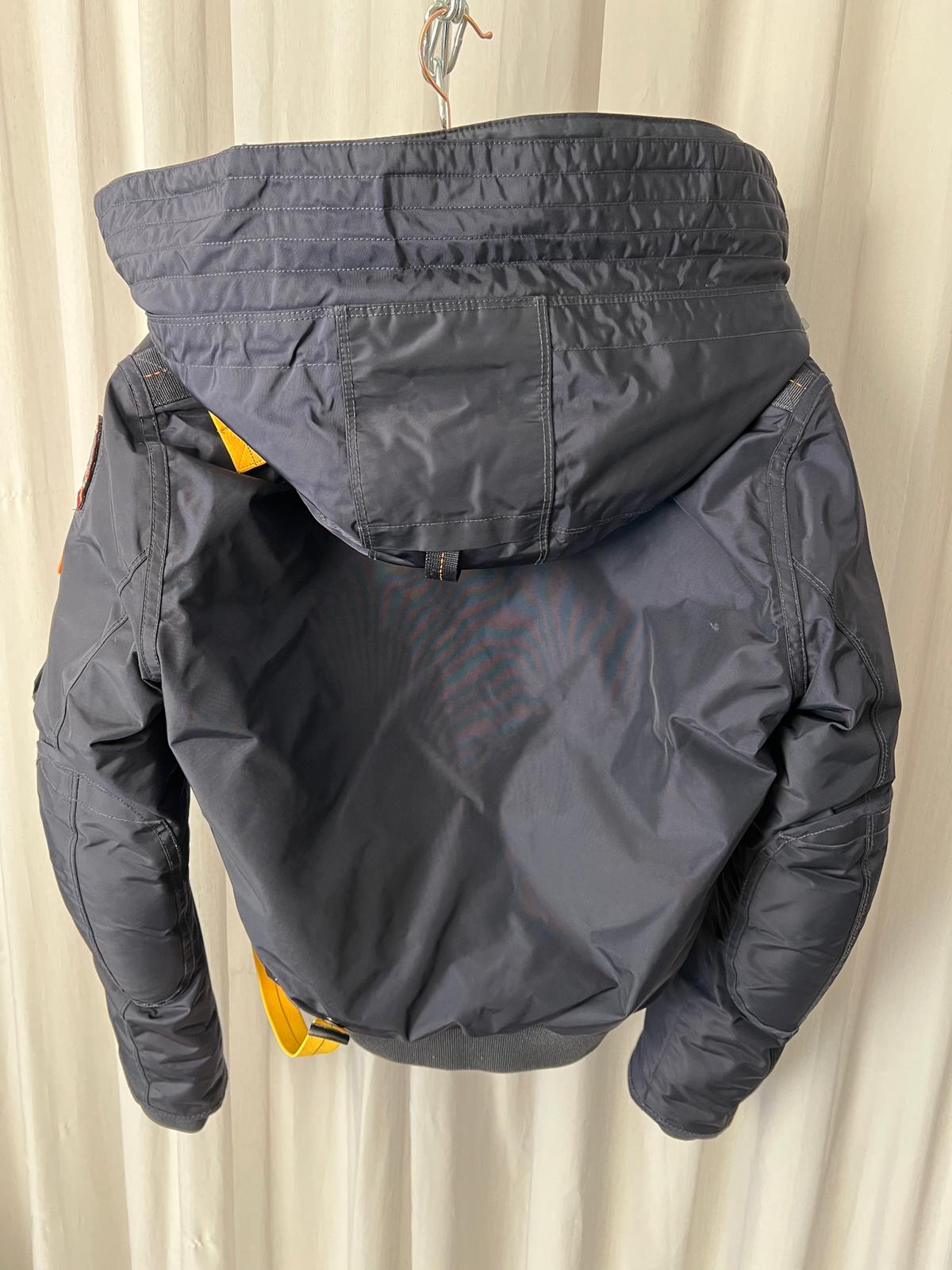 Daunenjacke mit Kapuze