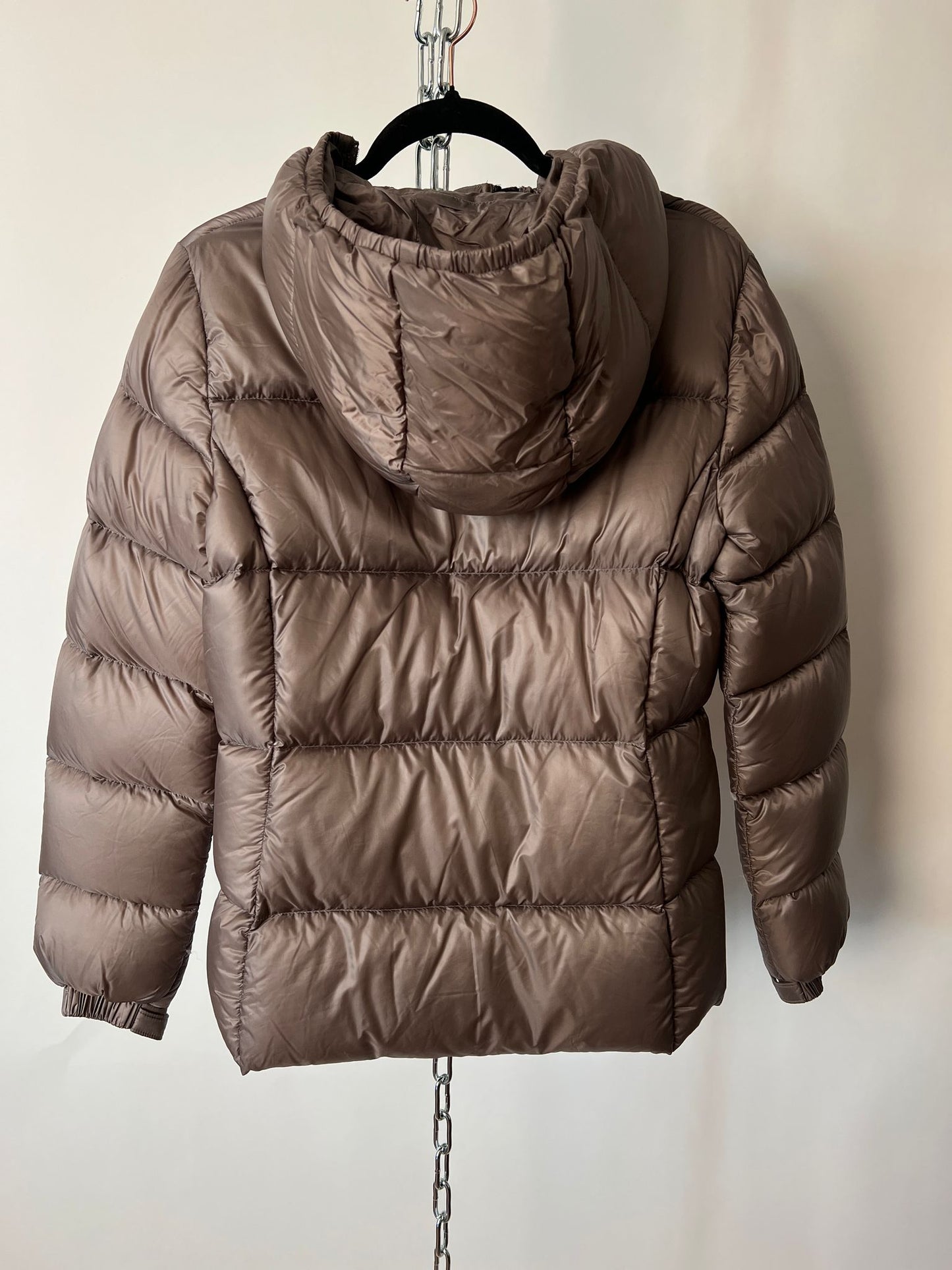 Daunenjacke mit Kapuze