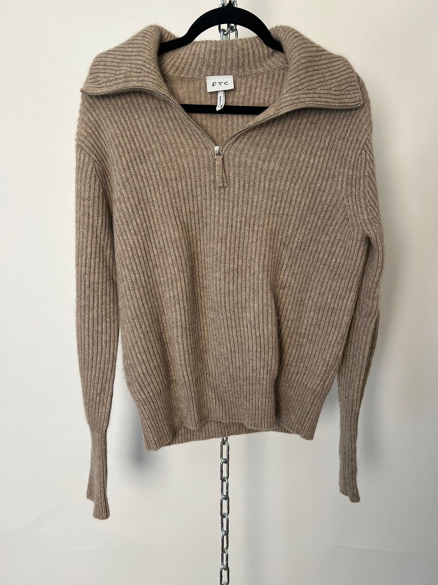 Rollkragenpulli mit RV