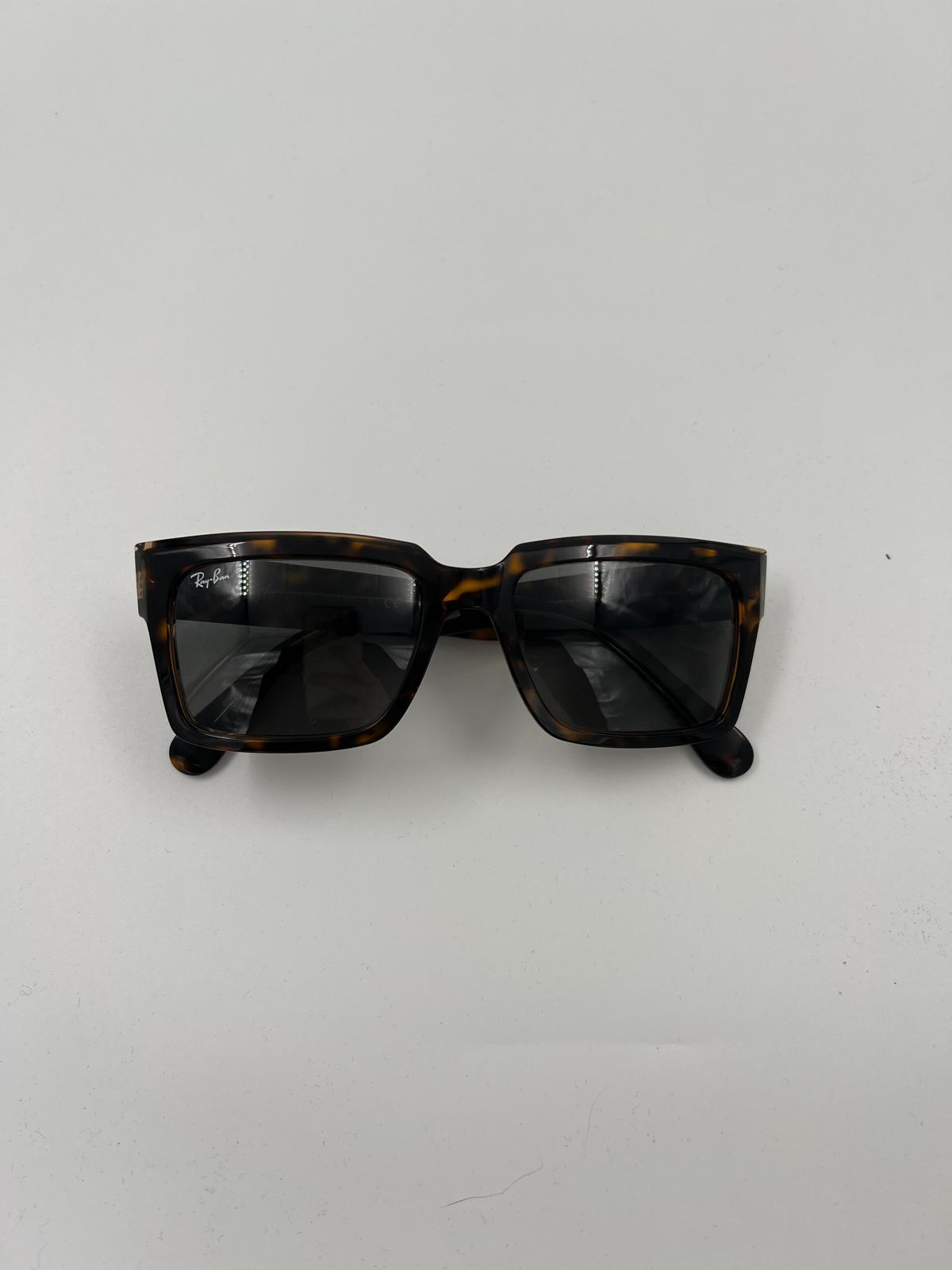 Sonnenbrille