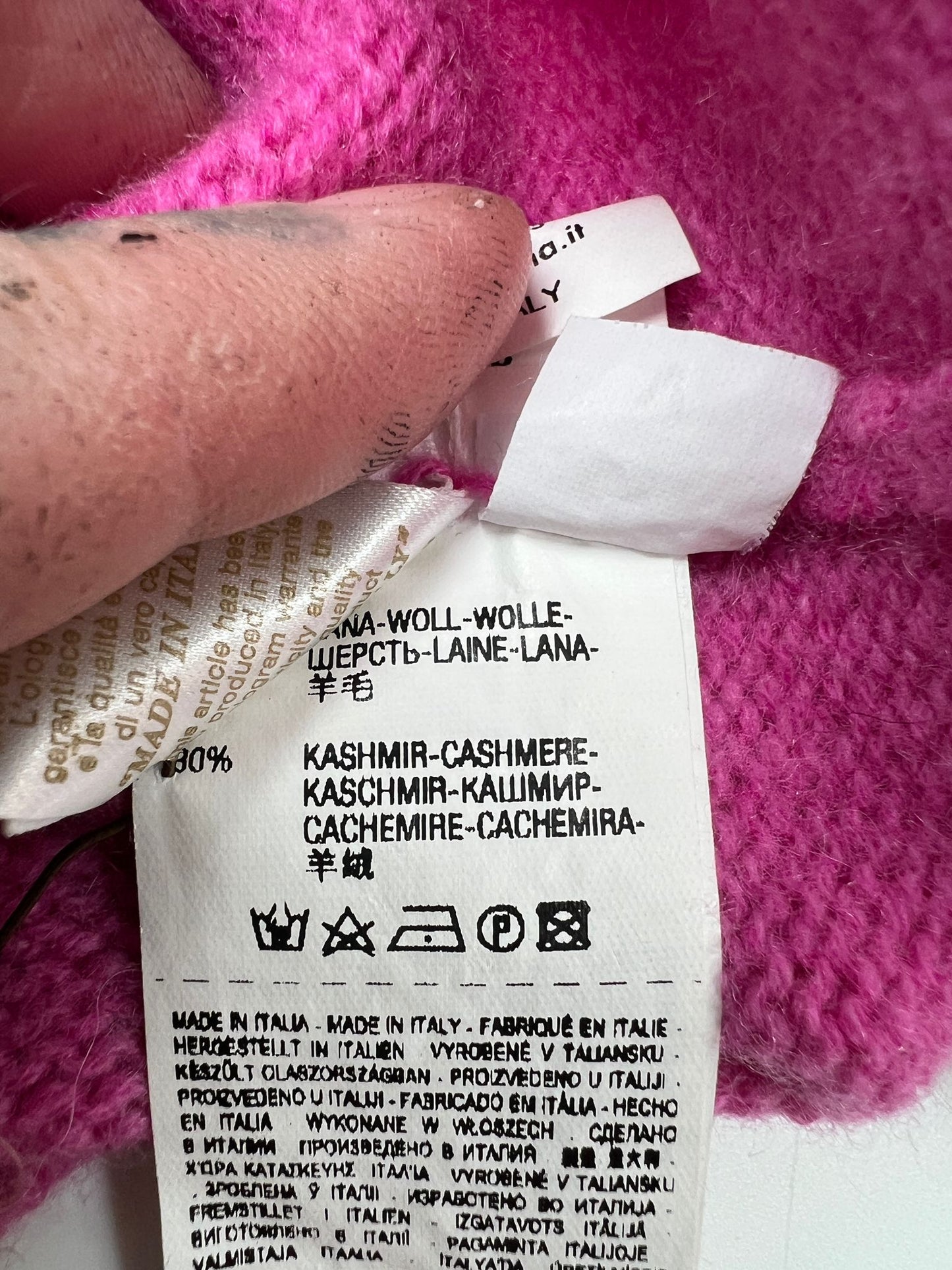 Mütze mit dunklem Strass