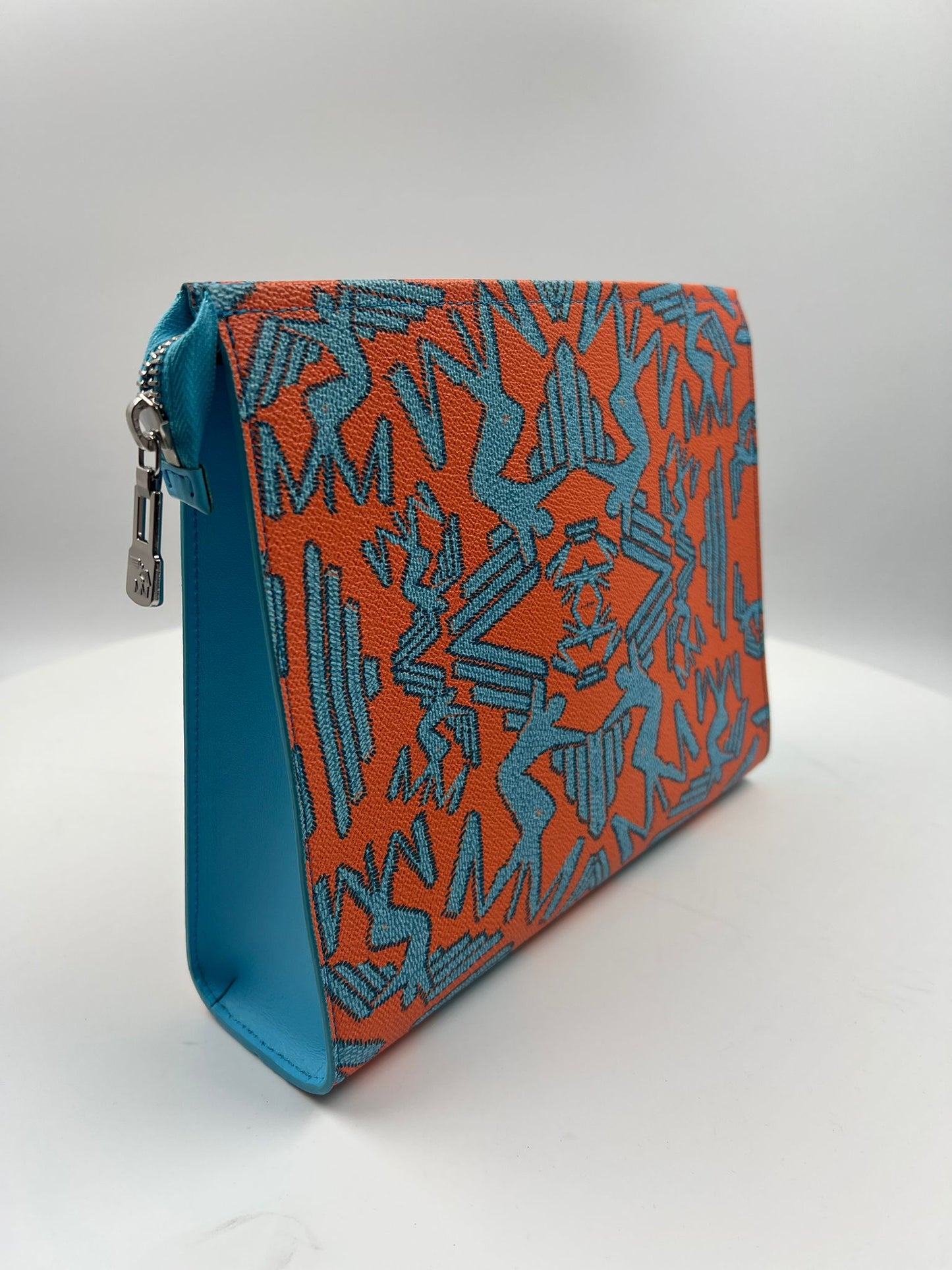 Necessaire