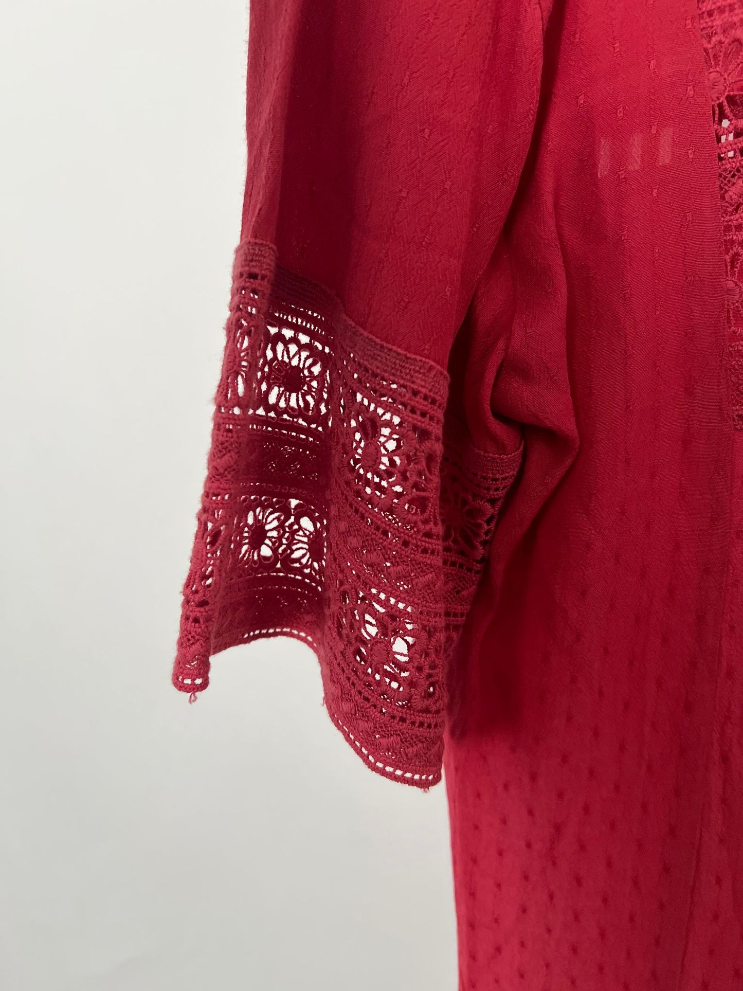 Kleid mit Spitzen-Ärmel