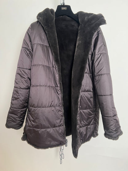 Daunenjacke reversible mit Kapuze