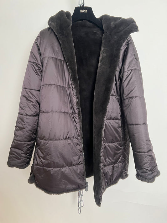 Daunenjacke reversible mit Kapuze