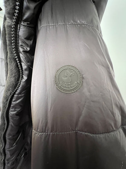 Daunenjacke reversible mit Kapuze