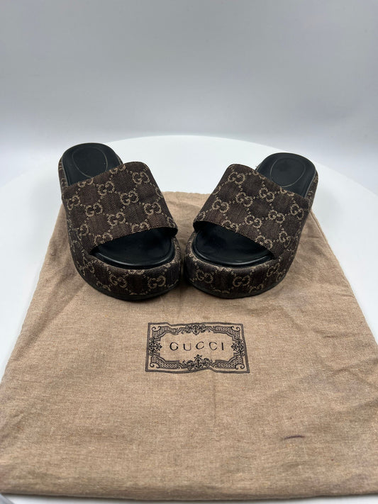 Sandalen / Clogs