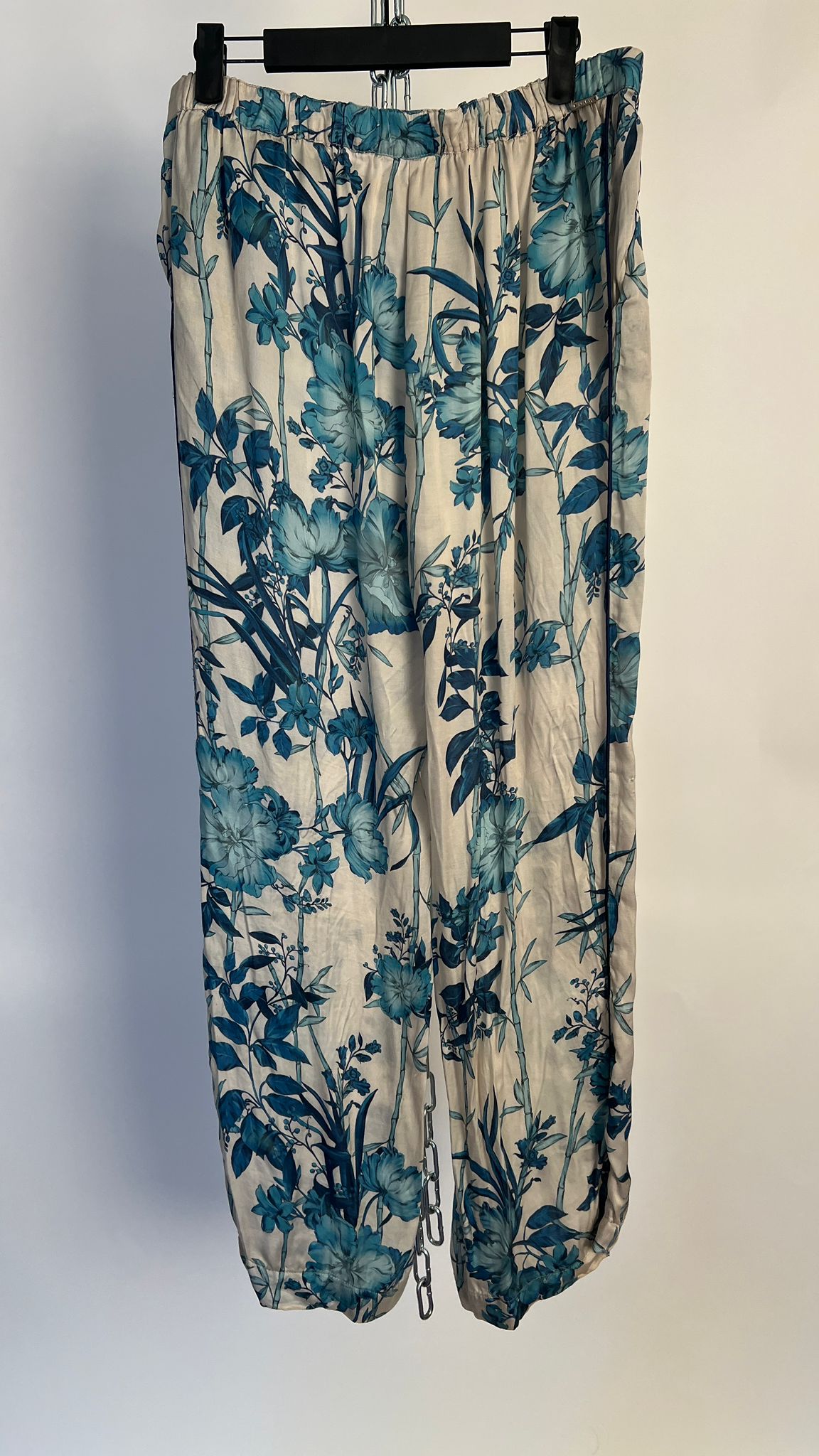 Hose mit Blumen
