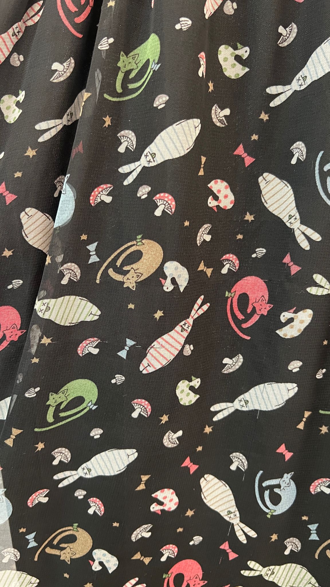 Kleid mit Figürchen