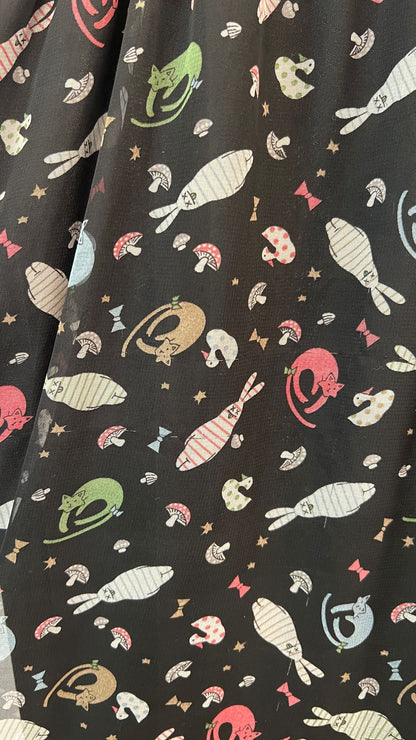 Kleid mit Figürchen