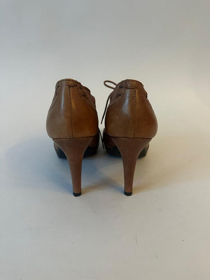 Schnür-Pumps