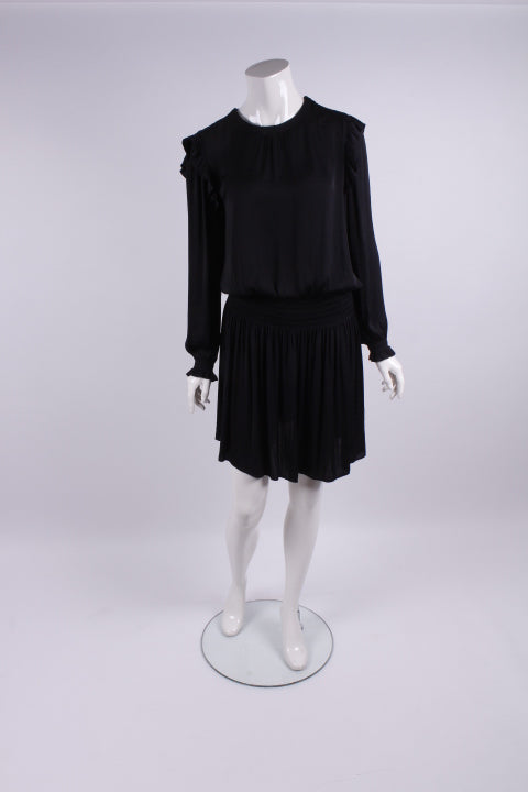 Kleid kurz, lange Ärmel