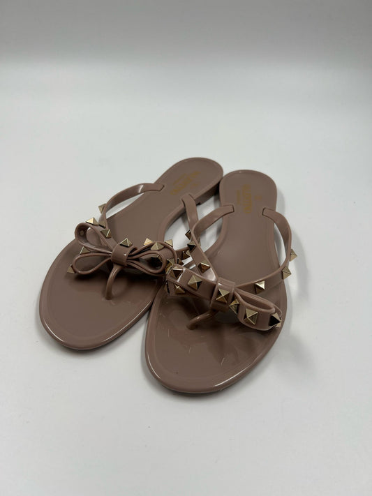 Slippers / Flip Flops