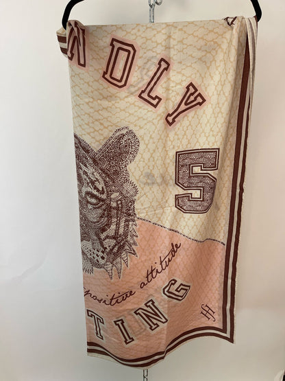 Schal / Foulard mit Löwenkopf