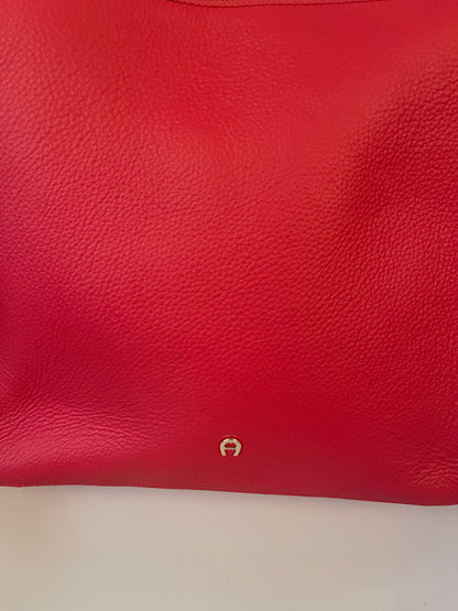 Handtasche
