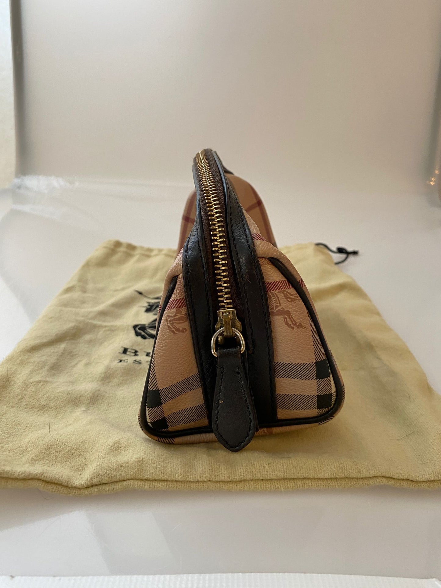 Necessaire
