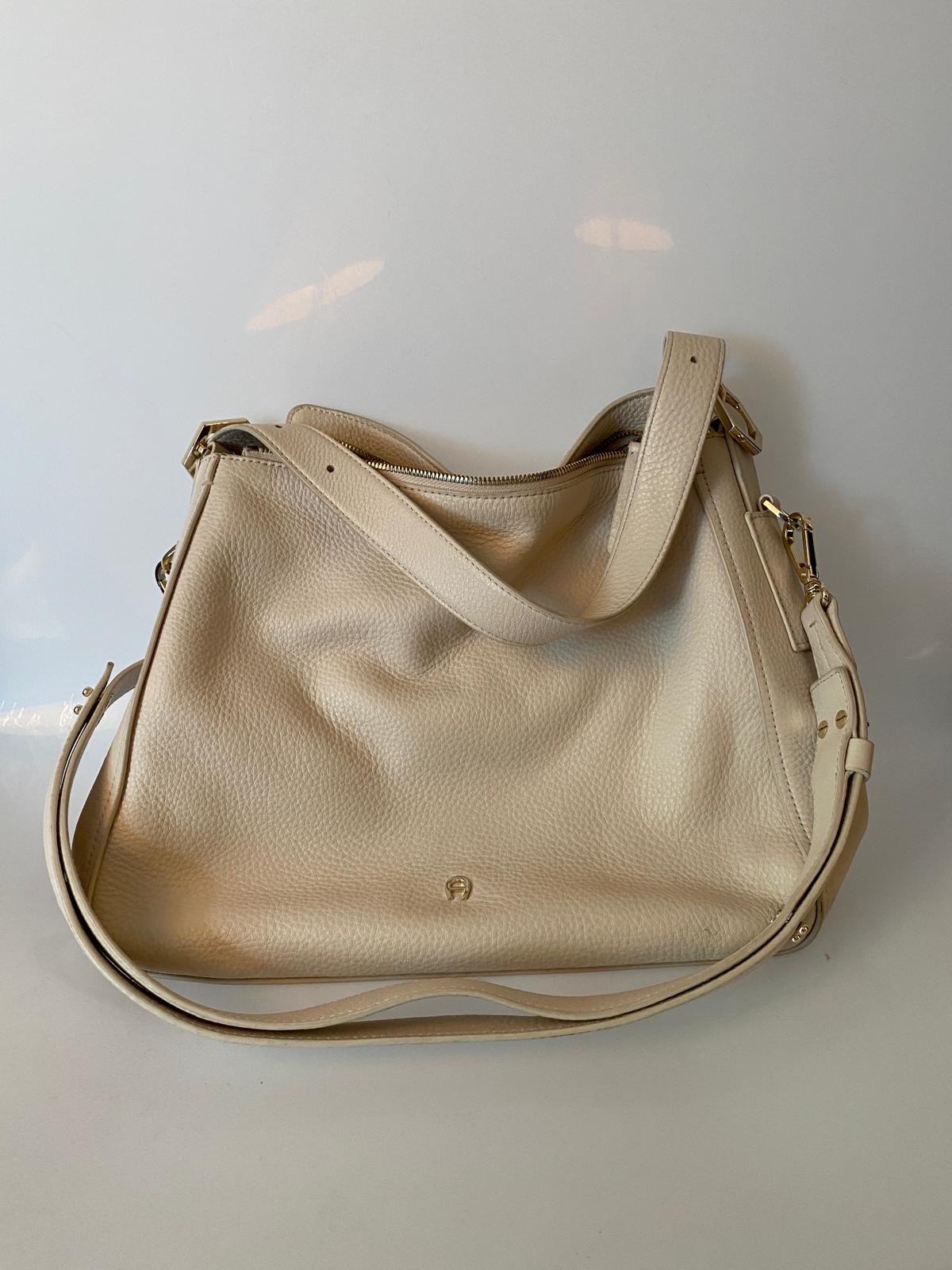 Handtasche