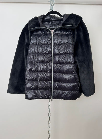 Jacke mit Fellärmeln