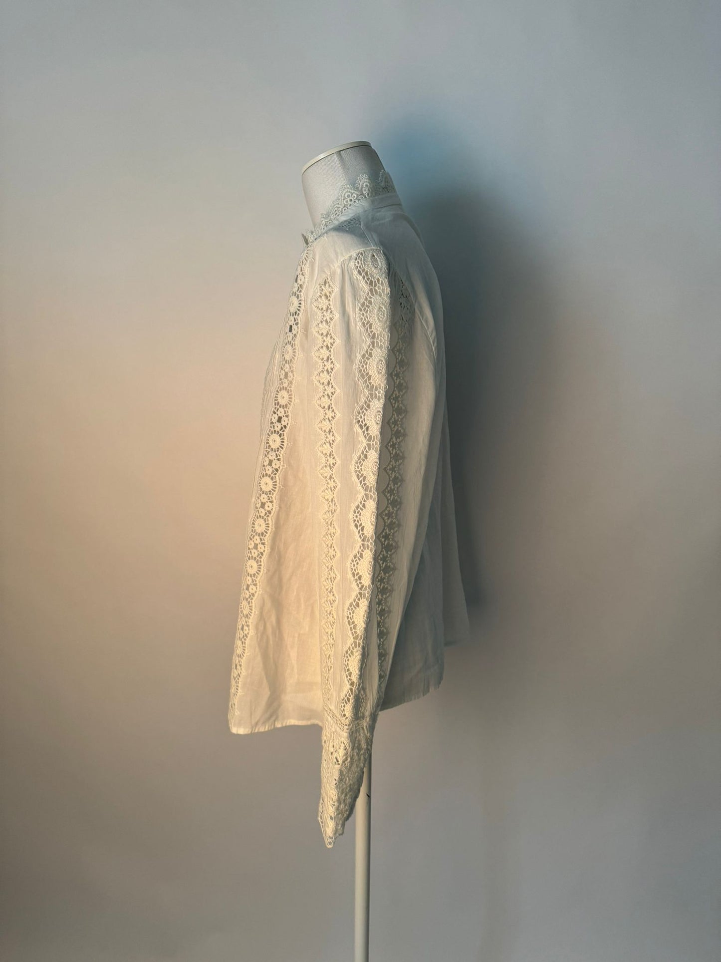 Bluse mit Spitzen