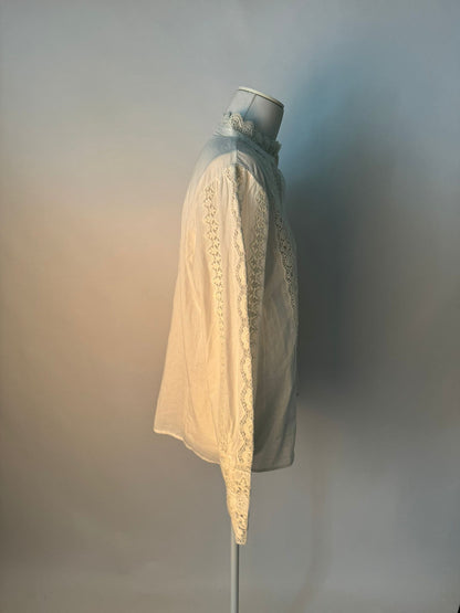 Bluse mit Spitzen