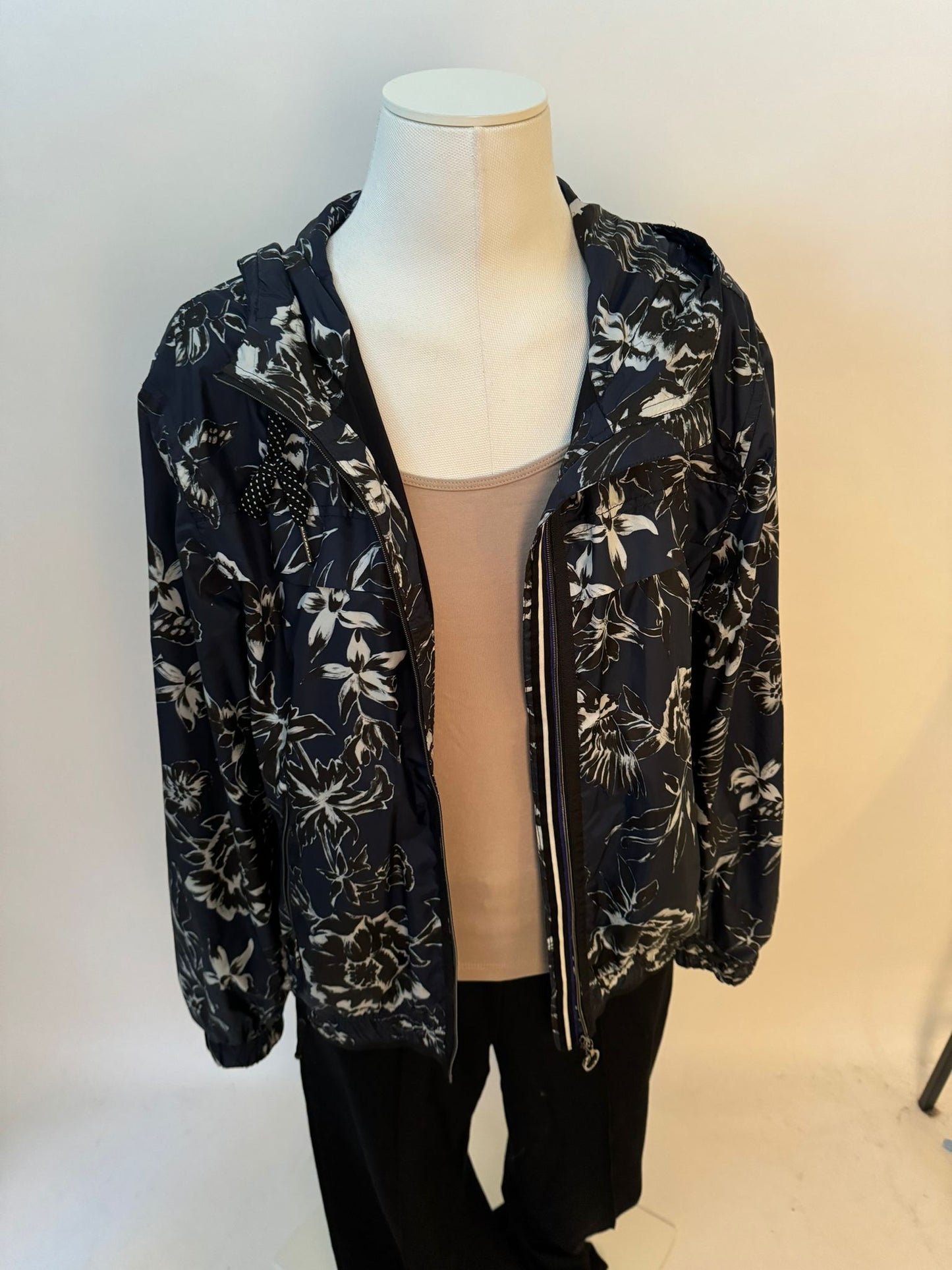 Sportjacke mit Blumen