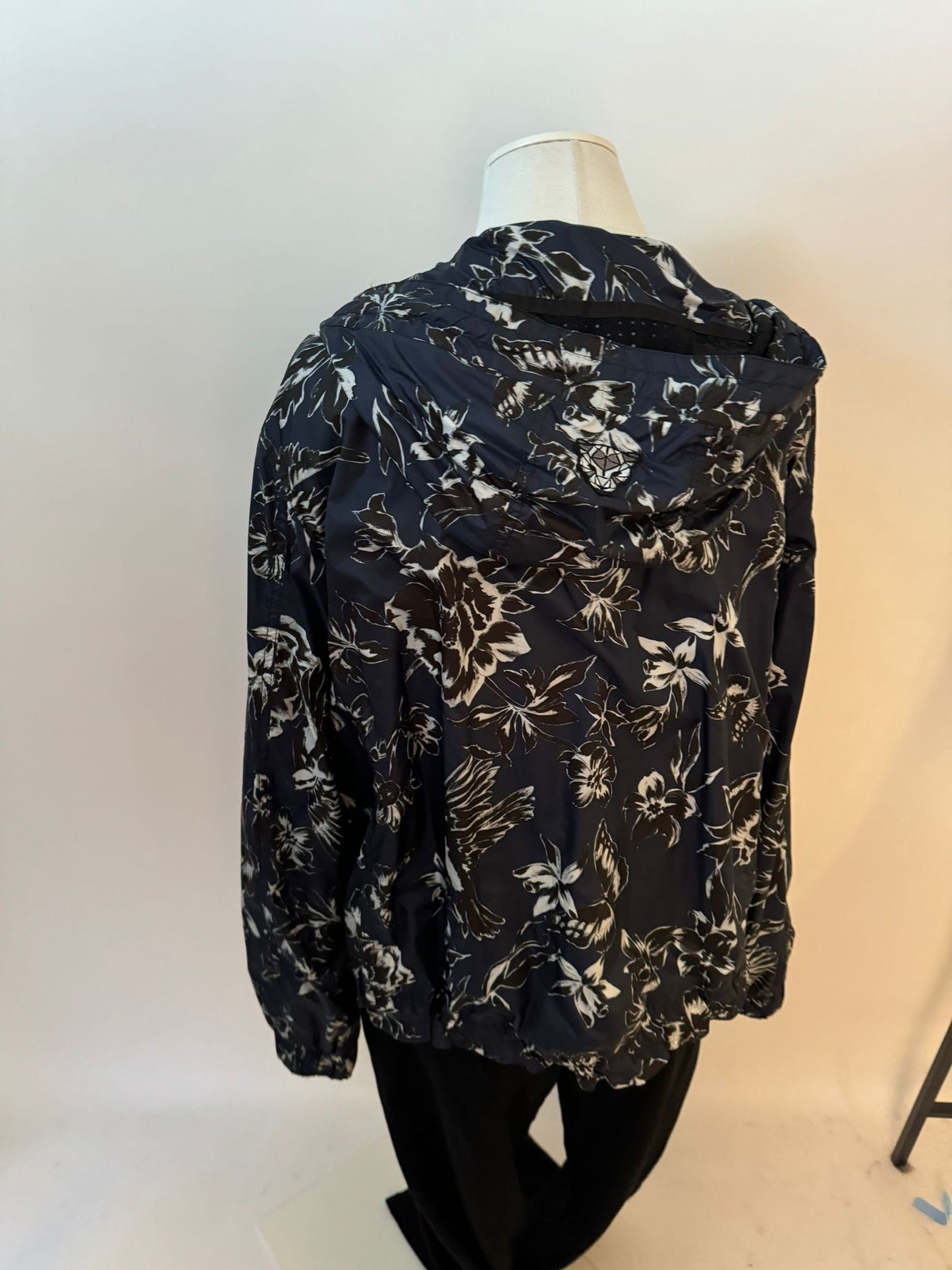 Sportjacke mit Blumen