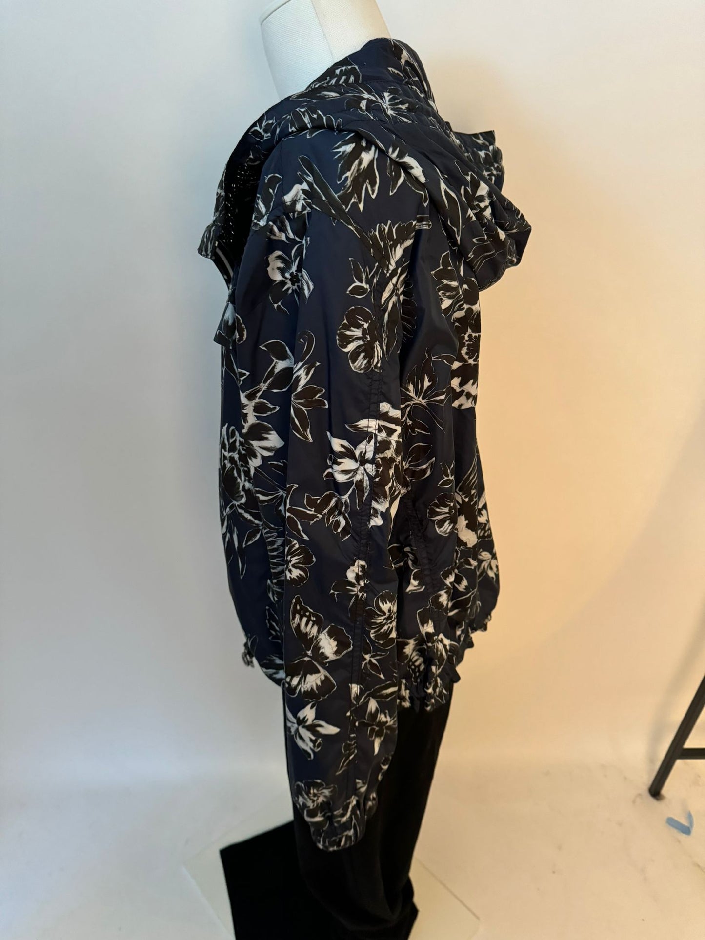 Sportjacke mit Blumen