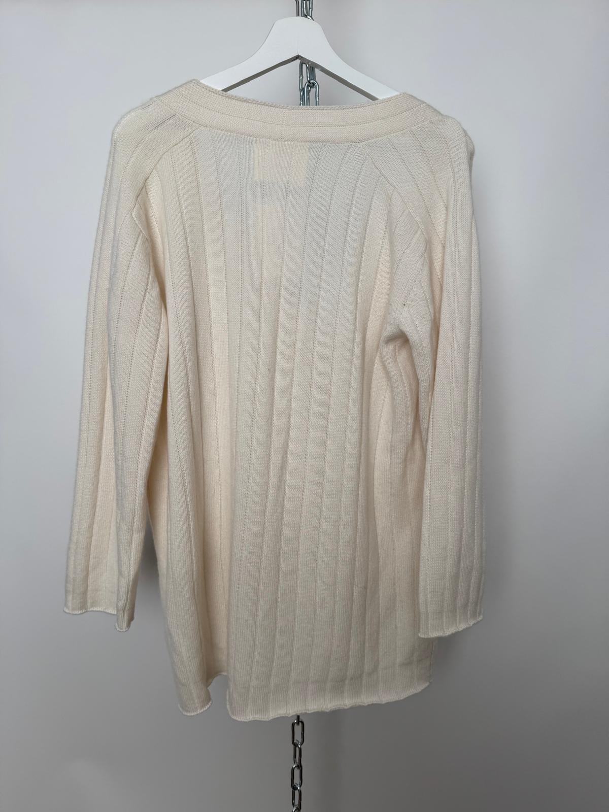 Strickjacke mit Knöpfen