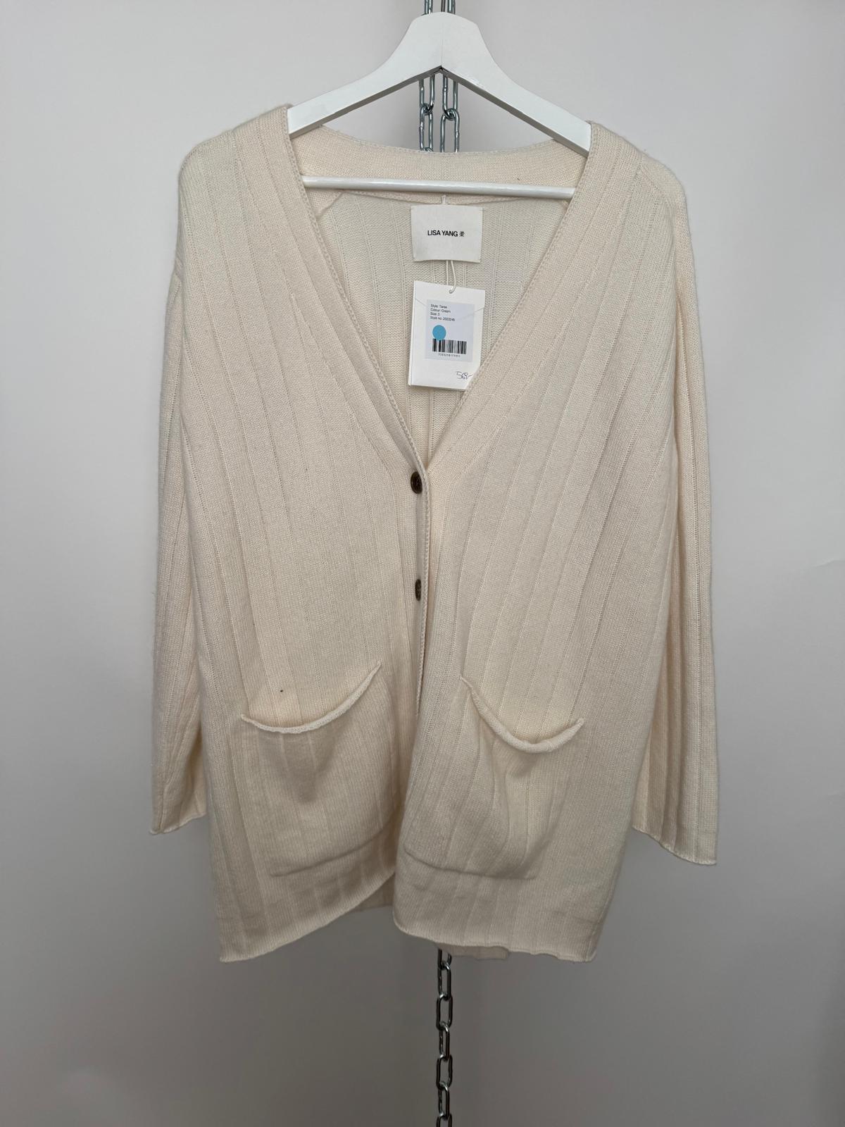 Strickjacke mit Knöpfen