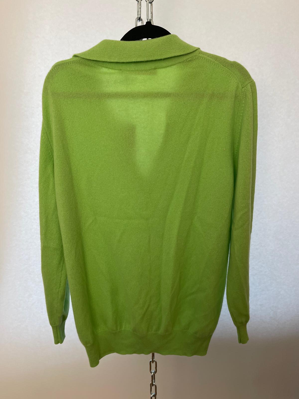Pulli (V-Ausschnitt / Kragen)