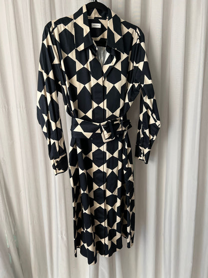 Kleid mit Gürtel