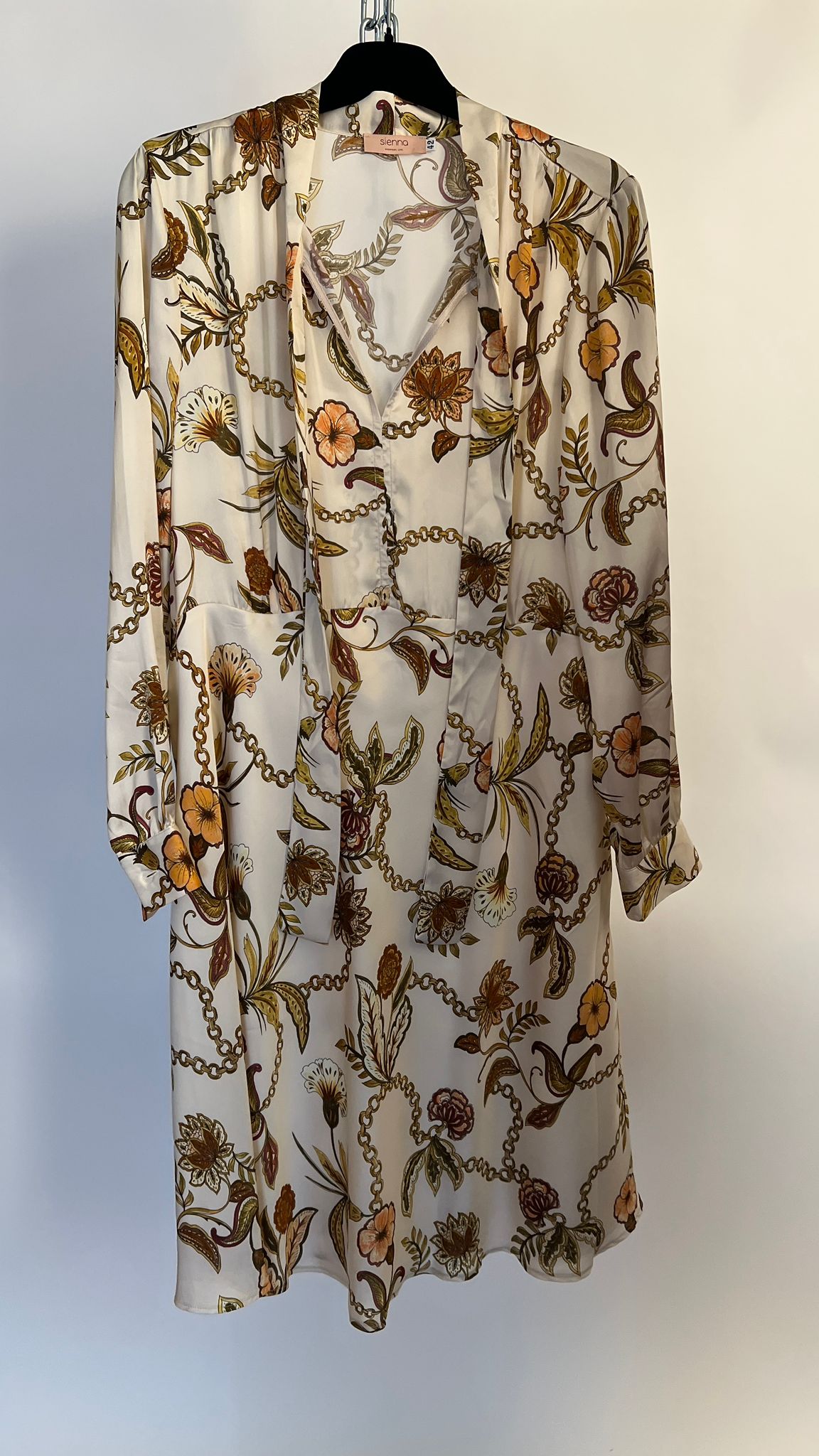 Kleid mit Gürtel